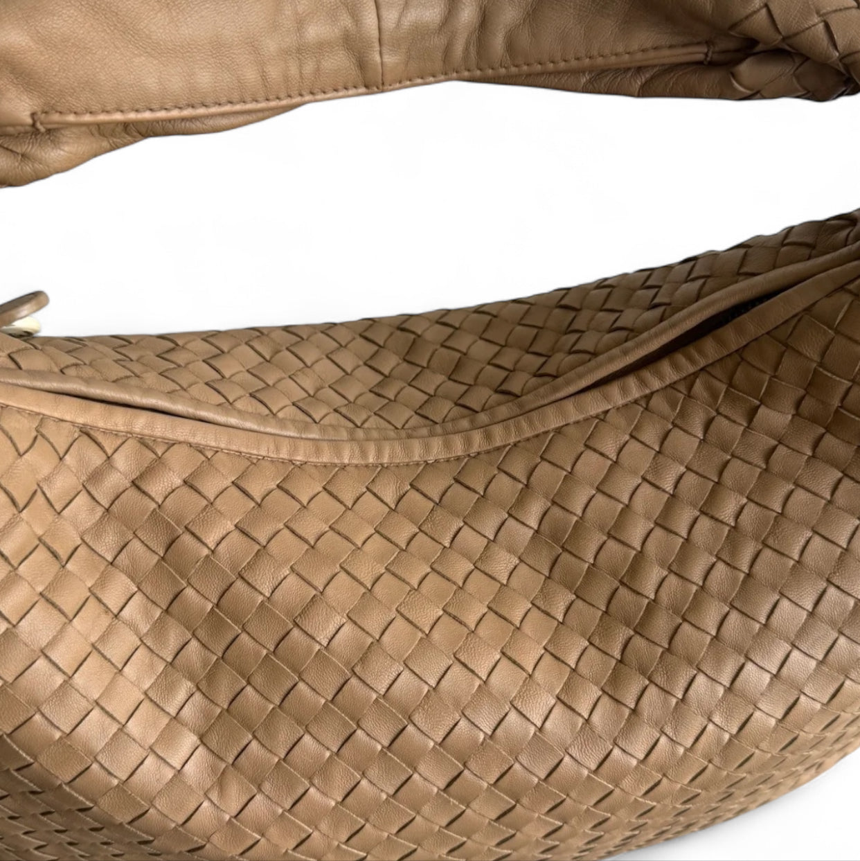 Bottega Veneta Hobo Light Camel Brown Intrecciato Leather Bag