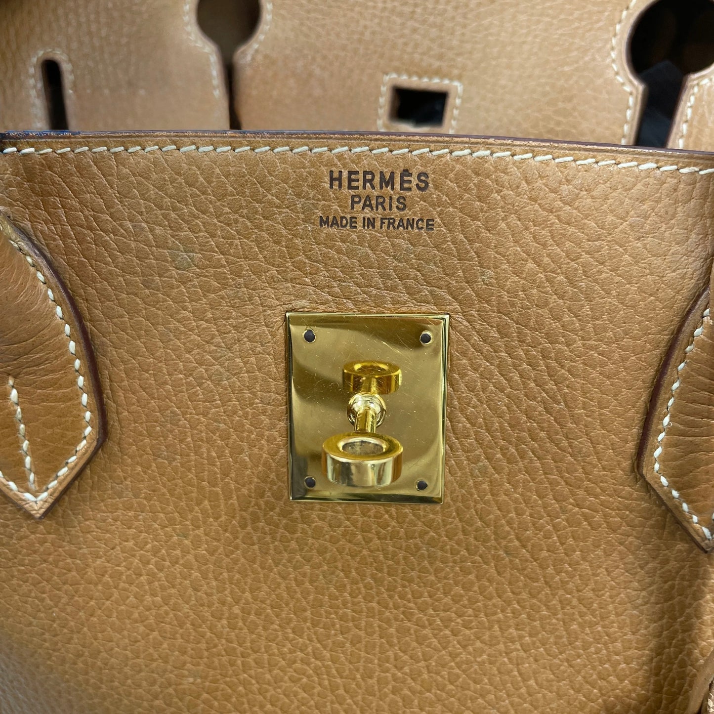 Hermès Birkin 40 Couro Clemence Gold com Ferragens Douradas