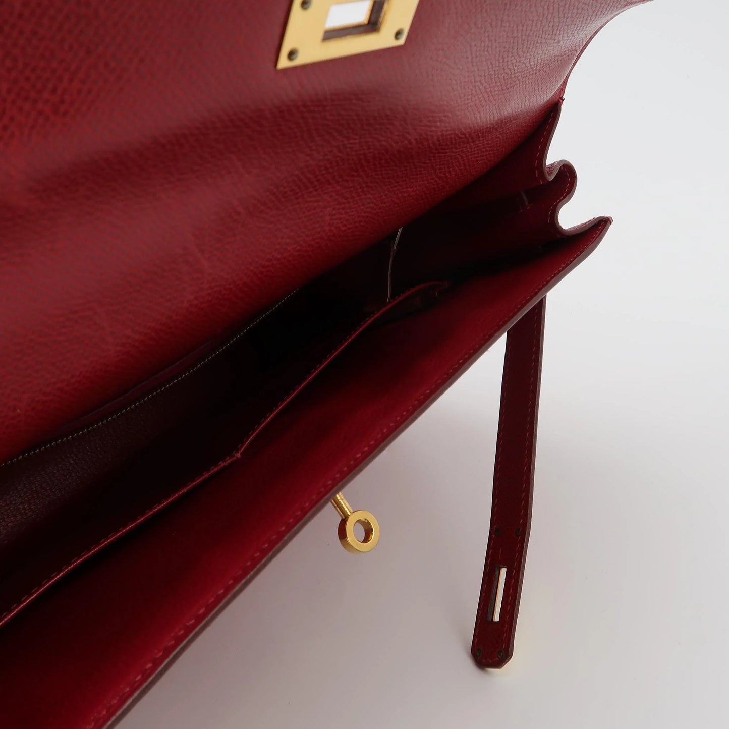 Hermès Kelly Sellier 32 Courchevel Rouge Vif com Ferragens Douradas