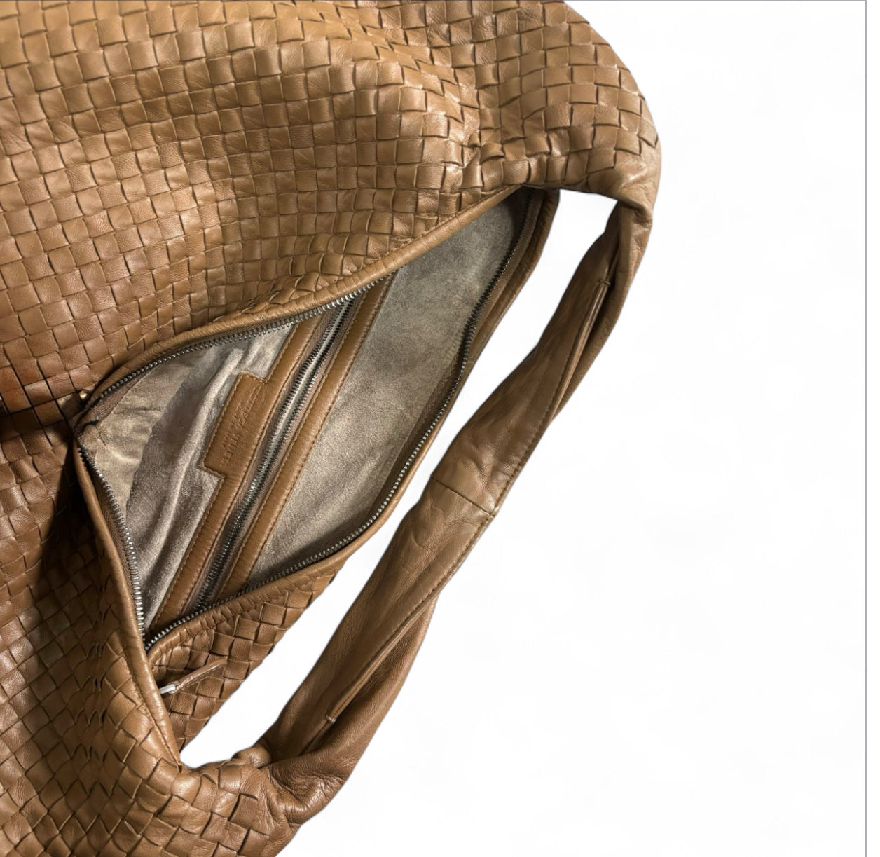 Bottega Veneta Hobo Maxi “Milk Chocolate Brown