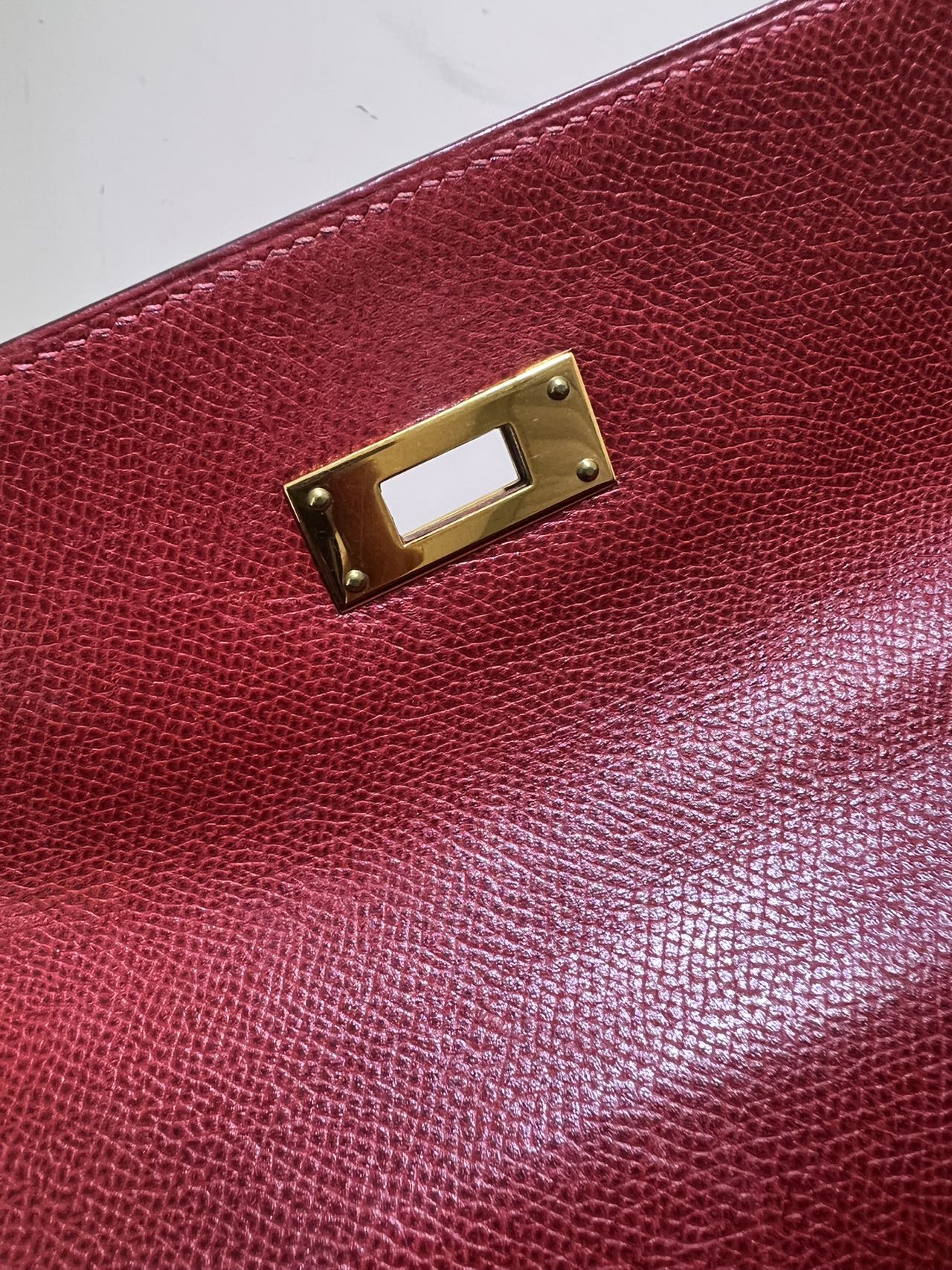 Hermès Kelly Sellier 32 Courchevel Rouge Vif com Ferragens Douradas