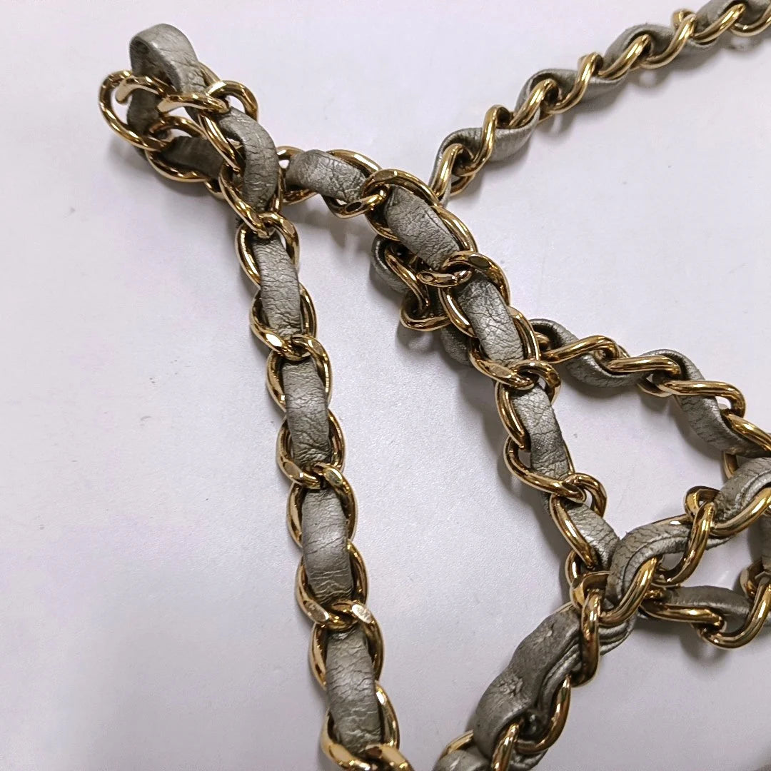 Bolsa Chanel Classic Flap Média – Couro Dourado com Ferragens Douradas (2011)