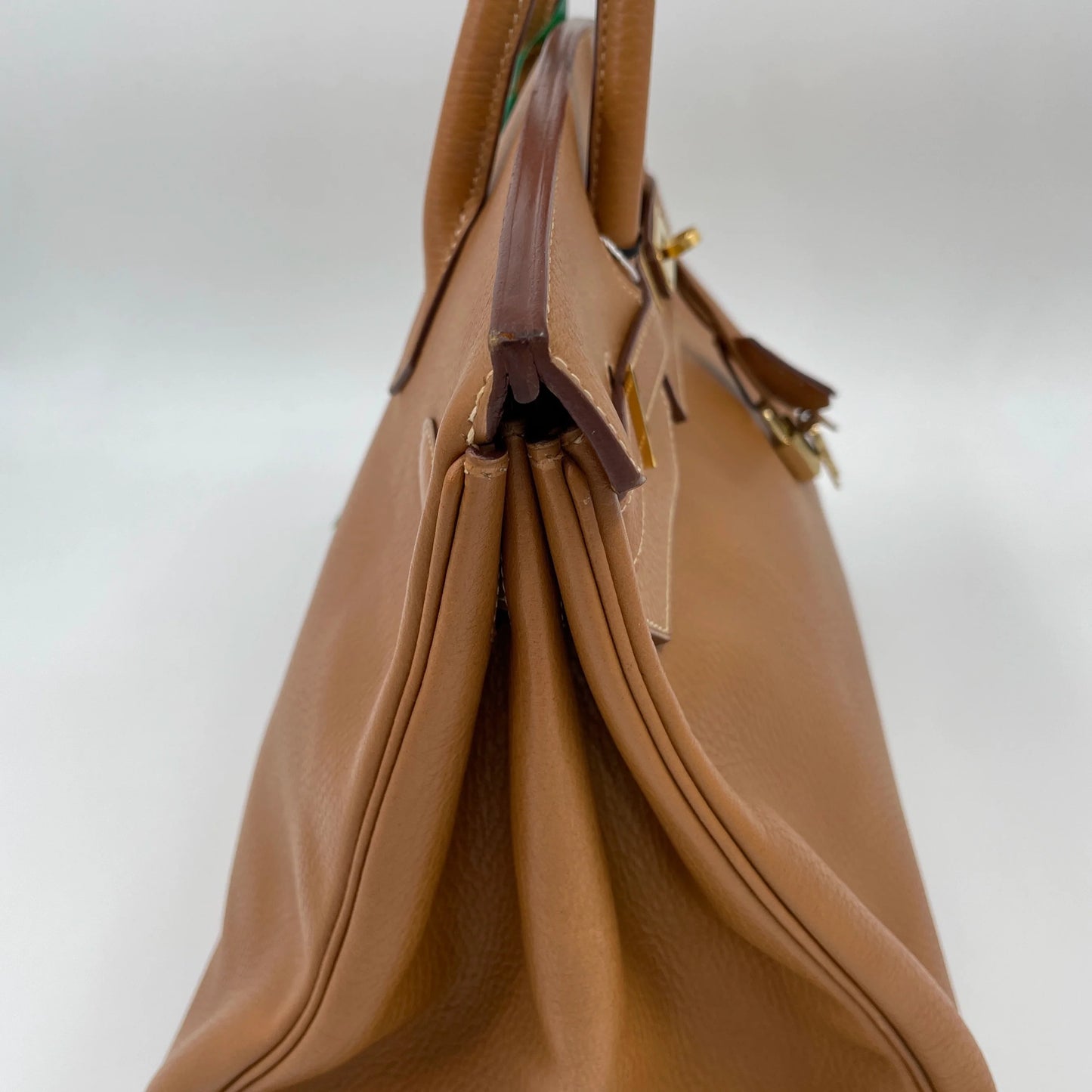 Hermès Birkin 40 Couro Clemence Gold com Ferragens Douradas