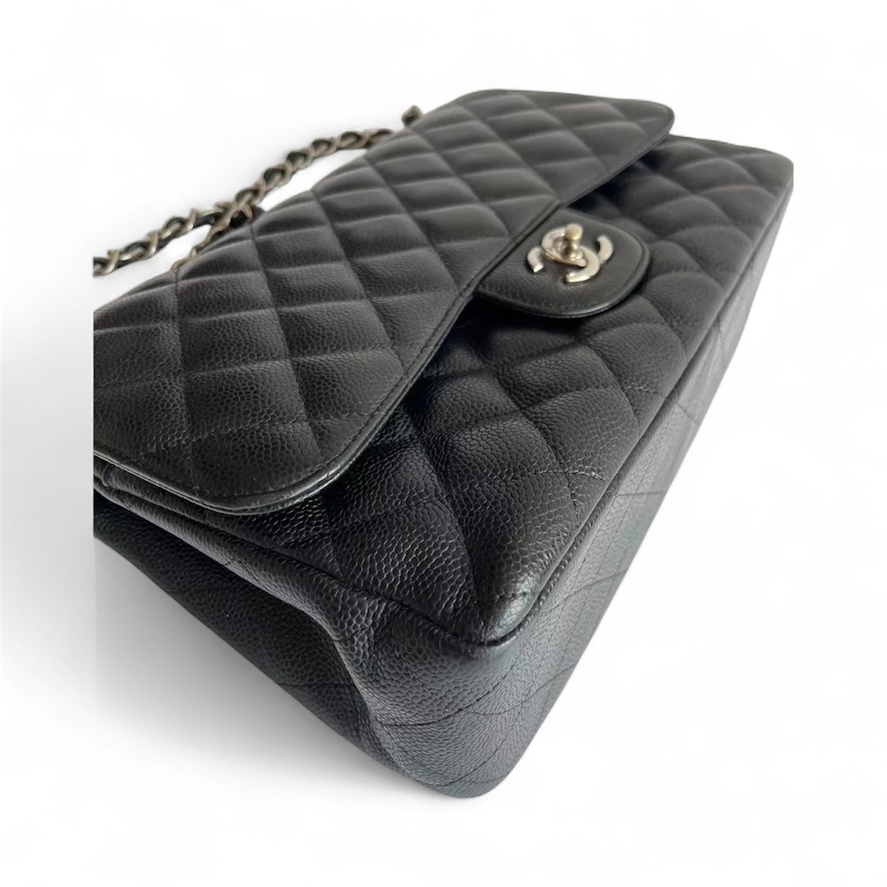 Bolsa Chanel Classic Flap Jumbo – Couro Caviar Preto