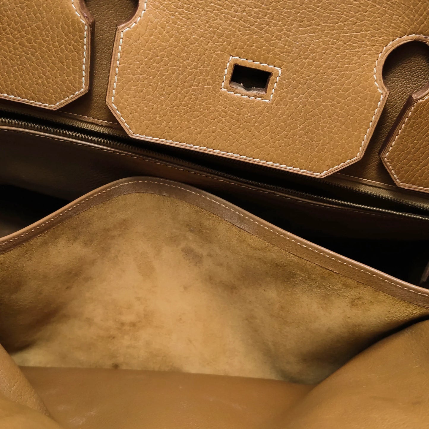Hermès Birkin 40 Couro Clemence Gold com Ferragens Douradas