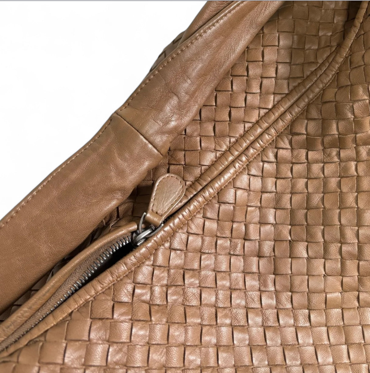 Bottega Veneta Hobo Maxi “Milk Chocolate Brown