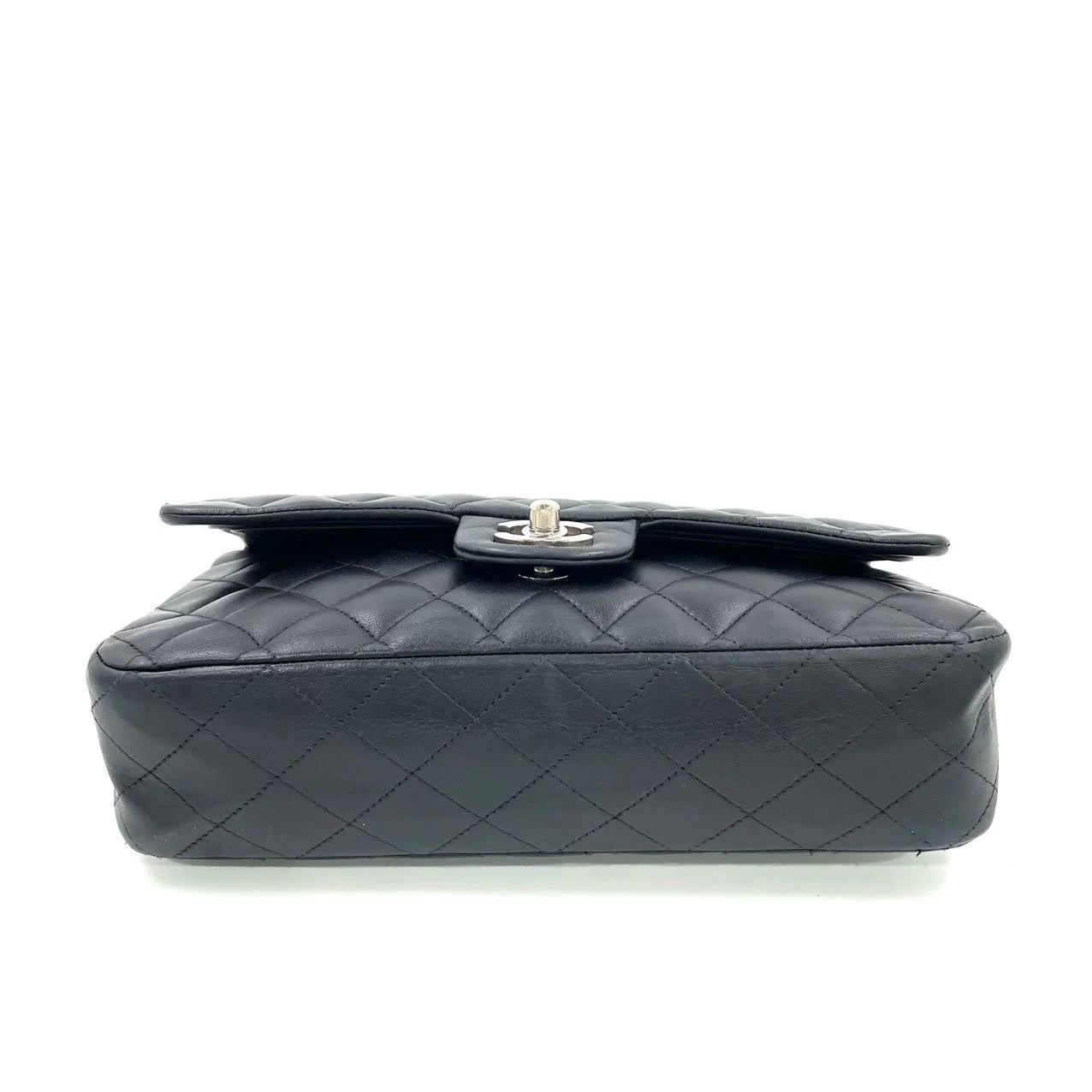 Bolsa Chanel Classic Flap Média – Couro de Cordeiro Preto
