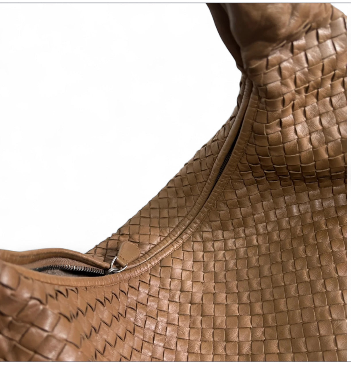 Bottega Veneta Hobo Maxi “Milk Chocolate Brown