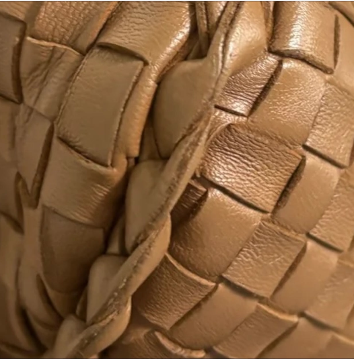 Bottega Veneta Hobo Maxi “Milk Chocolate Brown