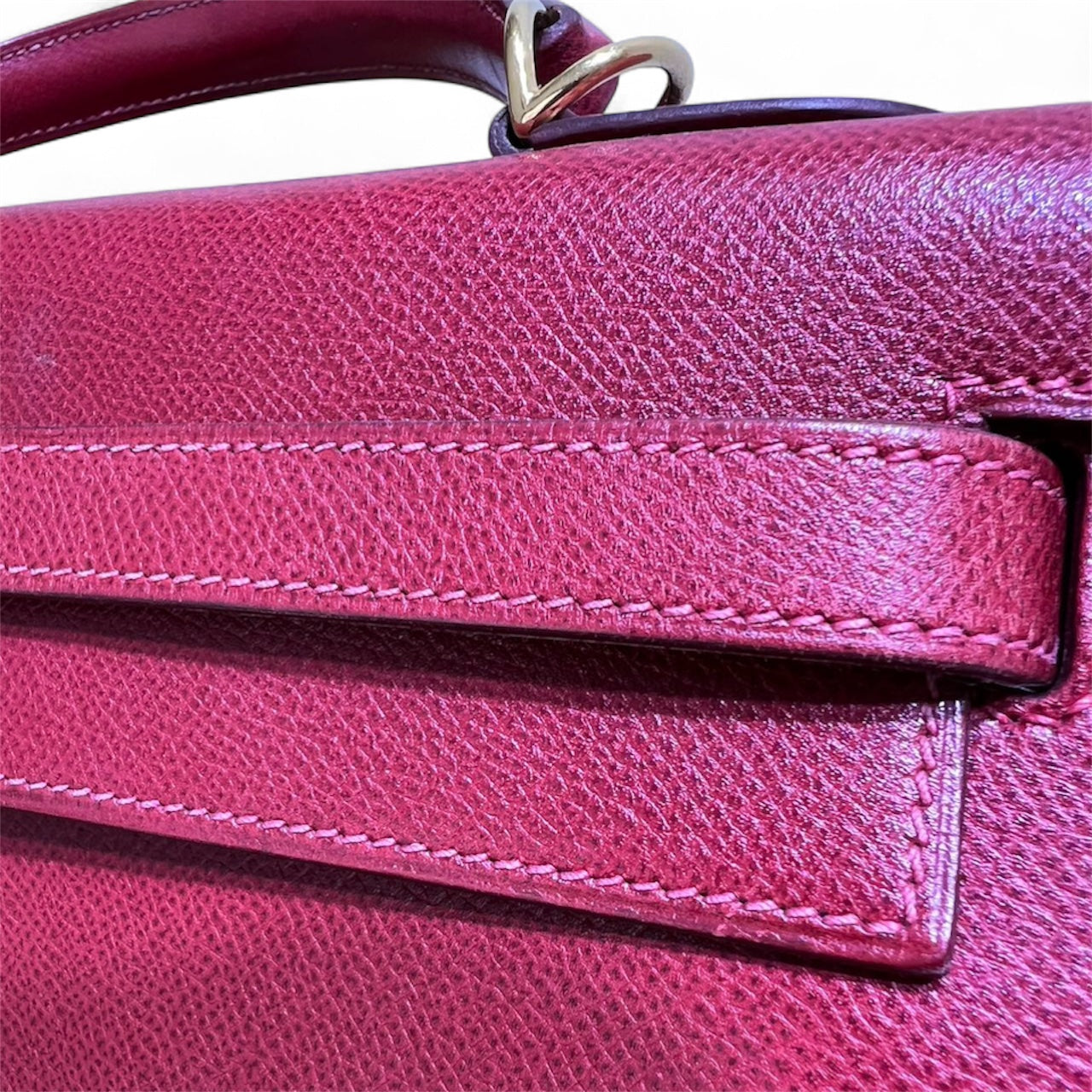 Hermès Kelly Sellier 32 Courchevel Rouge Vif com Ferragens Douradas