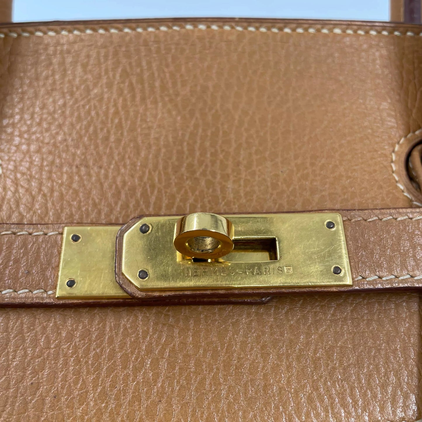 Hermès Birkin 40 Couro Clemence Gold com Ferragens Douradas