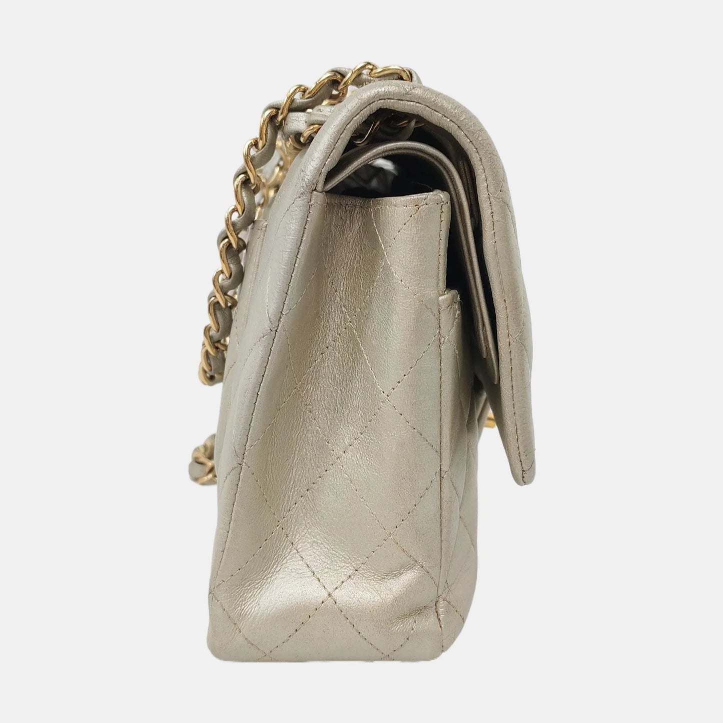 Bolsa Chanel Classic Flap Média – Couro Dourado com Ferragens Douradas (2011)