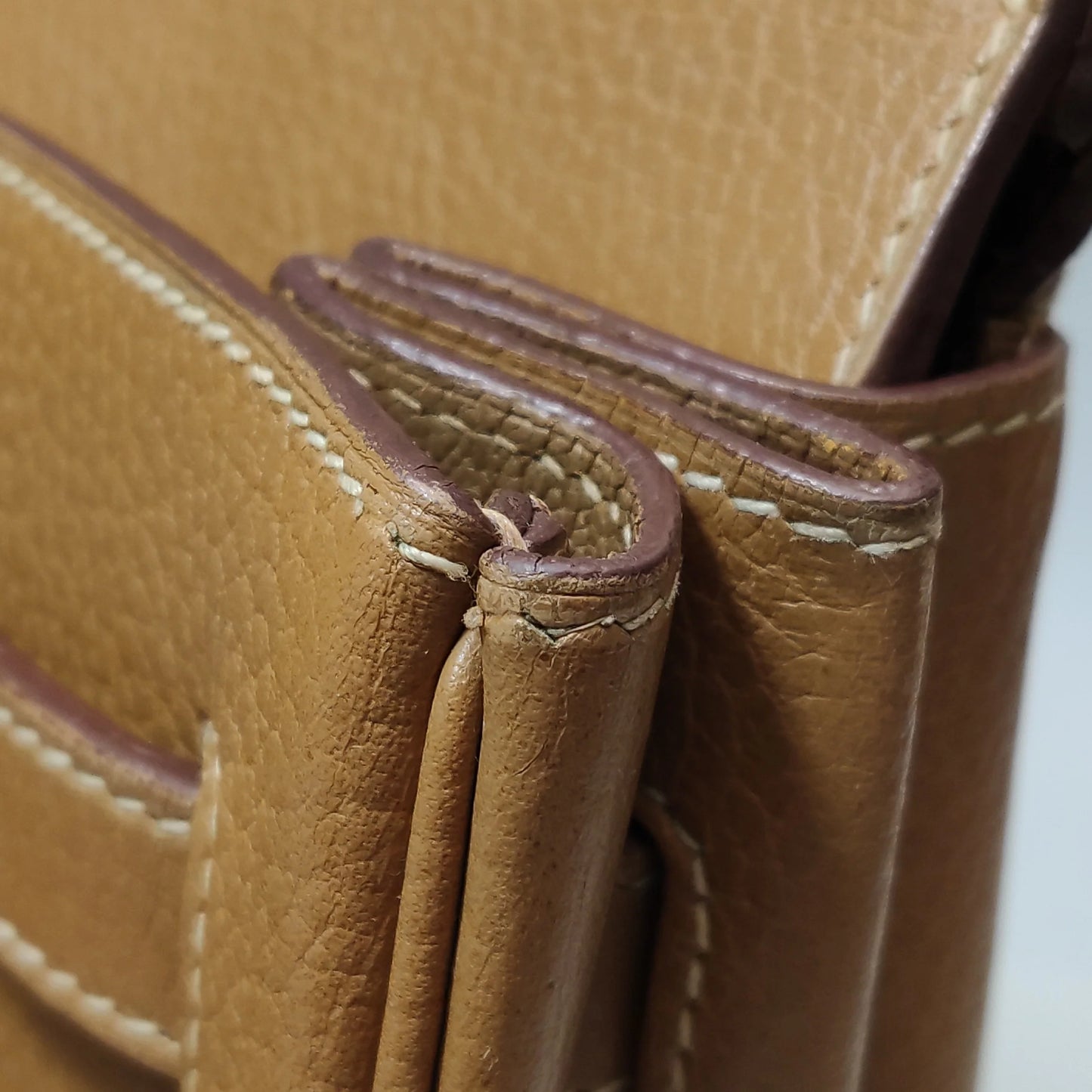 Hermès Birkin 40 Couro Clemence Gold com Ferragens Douradas