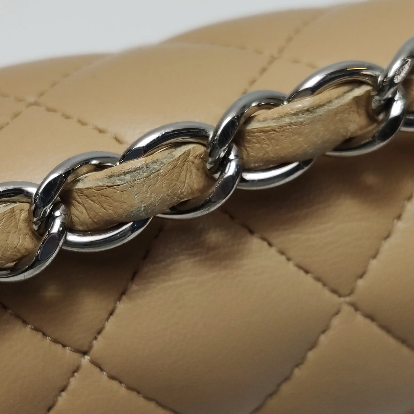 Bolsa Chanel Classic Flap Mini Retangular – Couro de Cordeiro Bege com Ferragens Prateadas (2018)