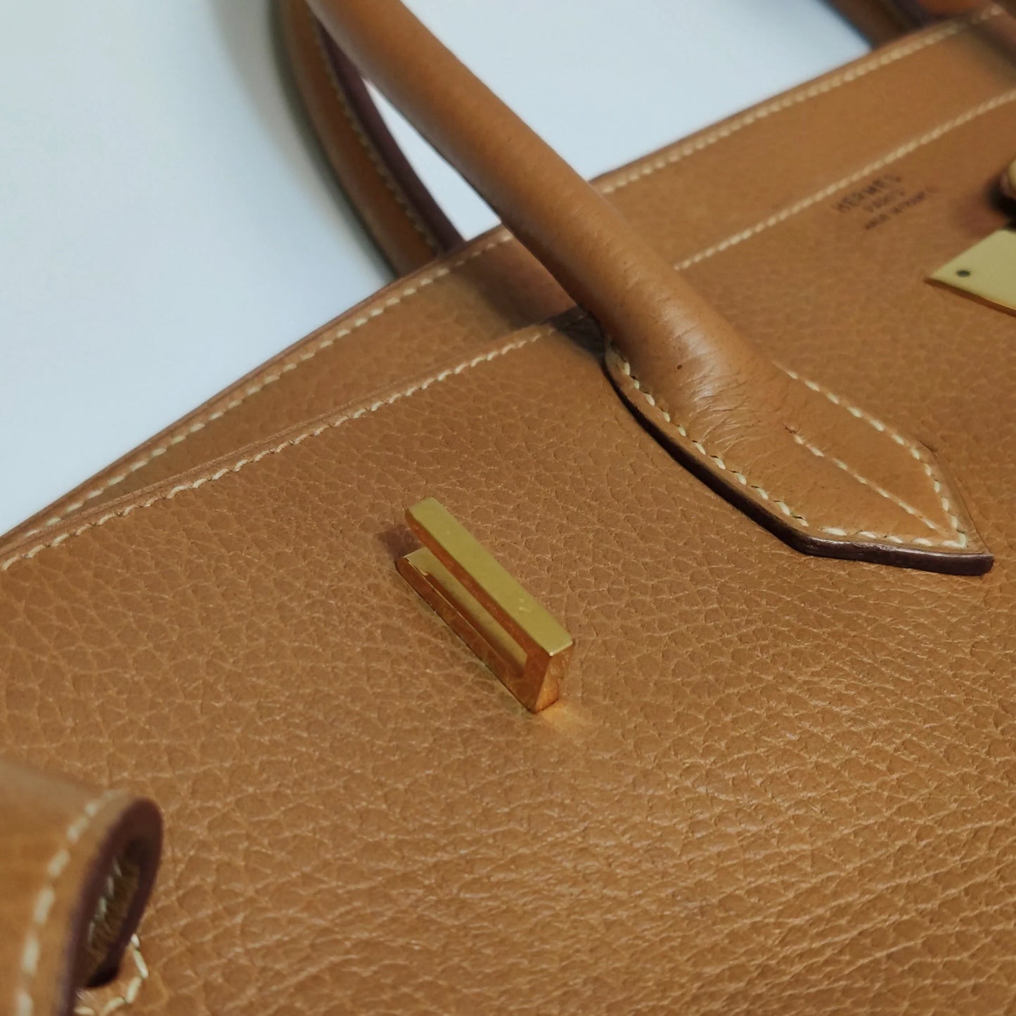 Hermès Birkin 40 Couro Clemence Gold com Ferragens Douradas