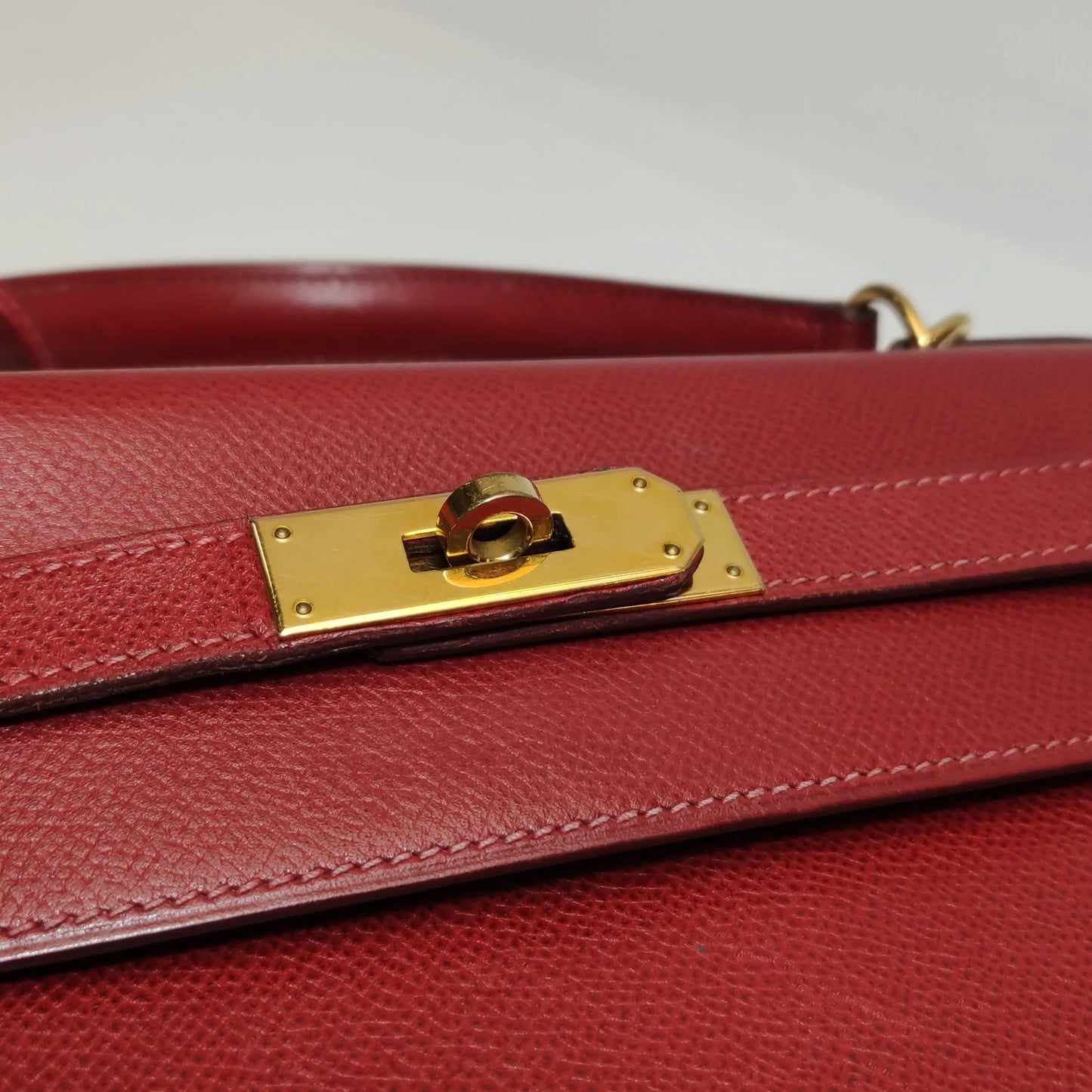 Hermès Kelly Sellier 32 Courchevel Rouge Vif com Ferragens Douradas