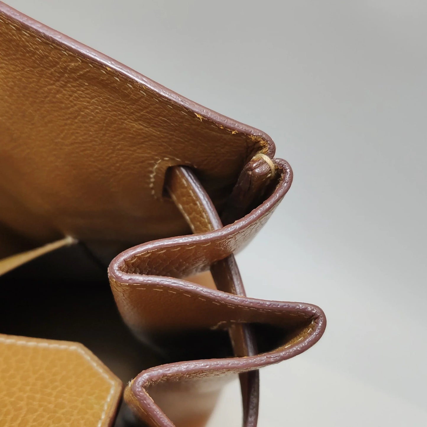 Hermès Birkin 40 Couro Clemence Gold com Ferragens Douradas