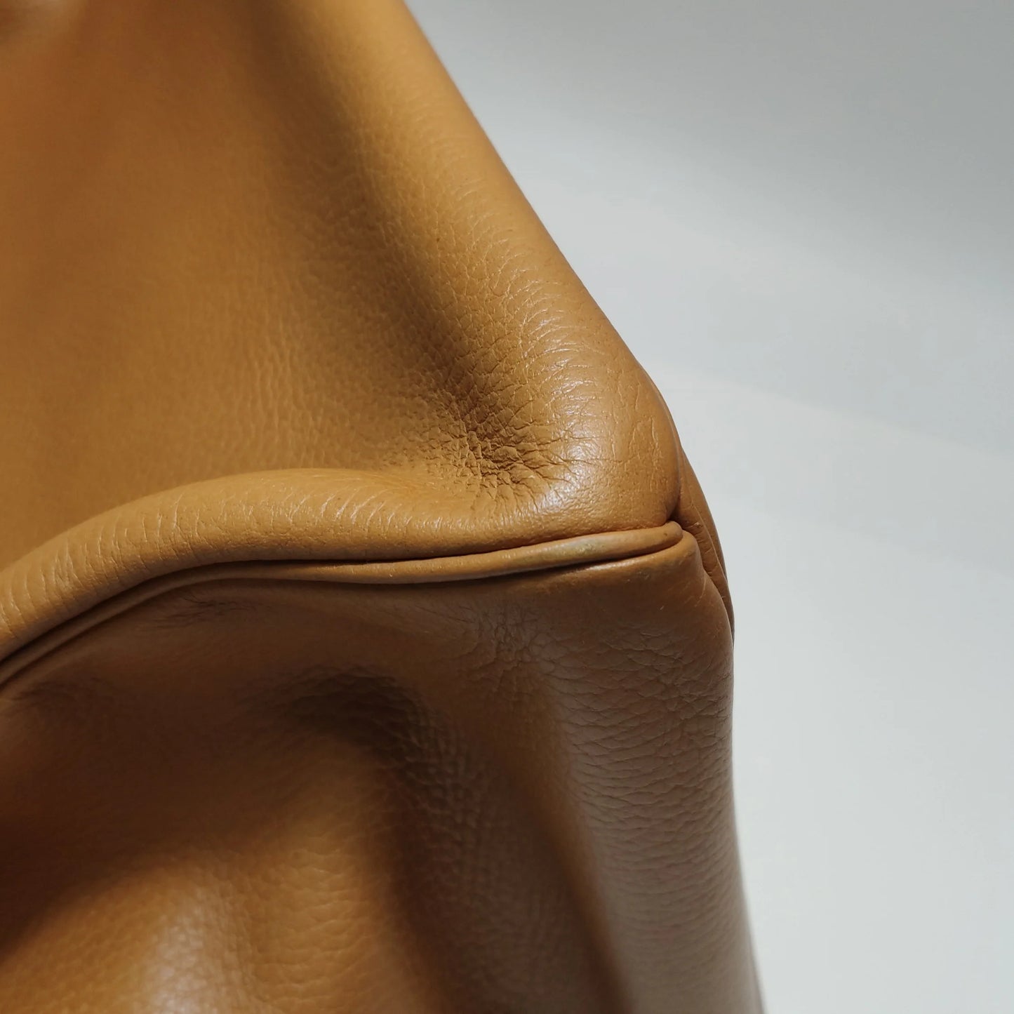 Hermès Birkin 40 Couro Clemence Gold com Ferragens Douradas