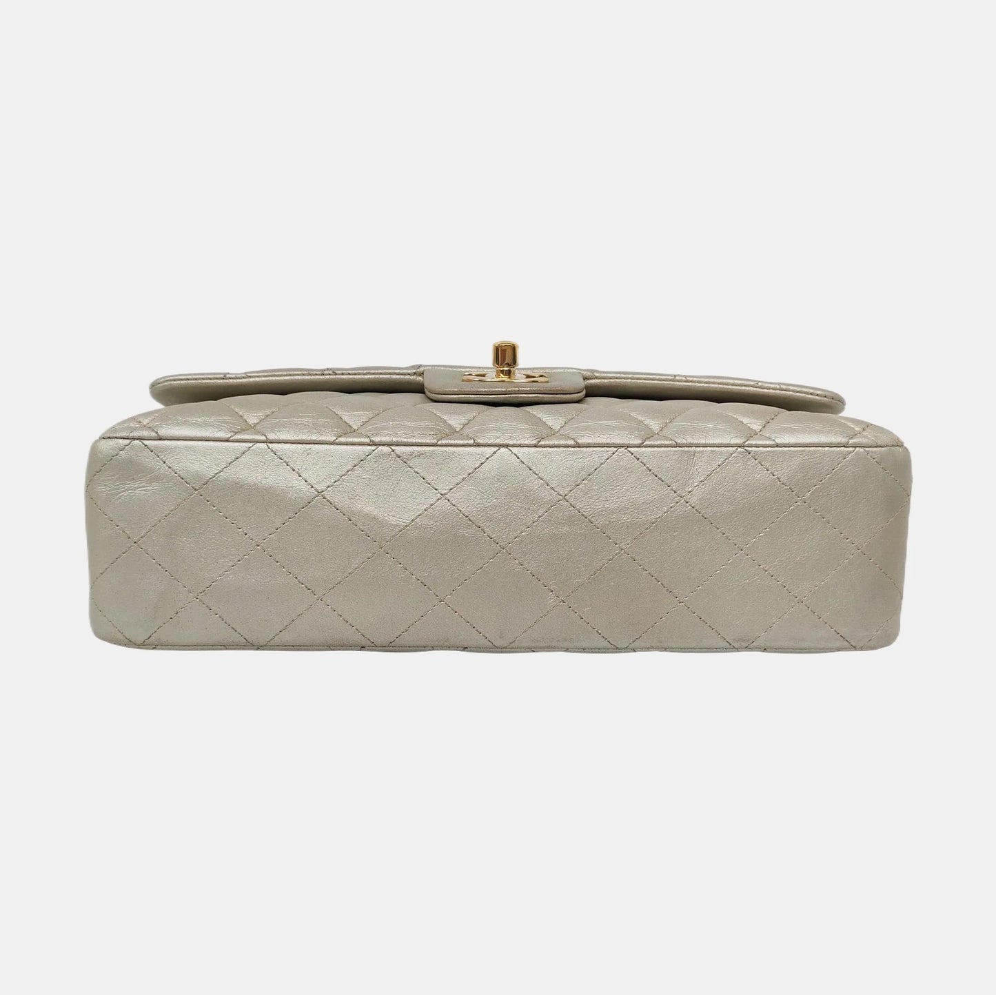 Bolsa Chanel Classic Flap Média – Couro Dourado com Ferragens Douradas (2011)