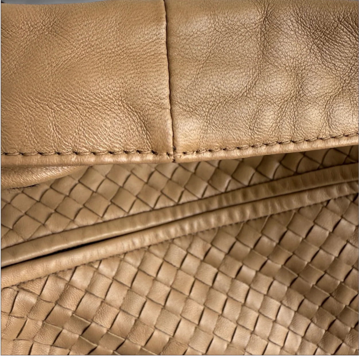 Bottega Veneta Hobo Light Camel Brown Intrecciato Leather Bag
