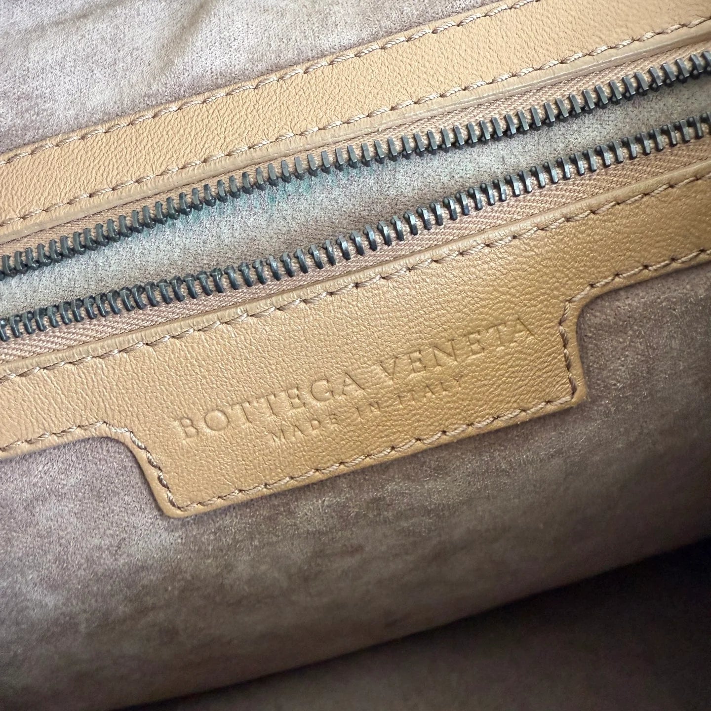 Bottega Veneta Hobo Light Camel Brown Intrecciato Leather Bag