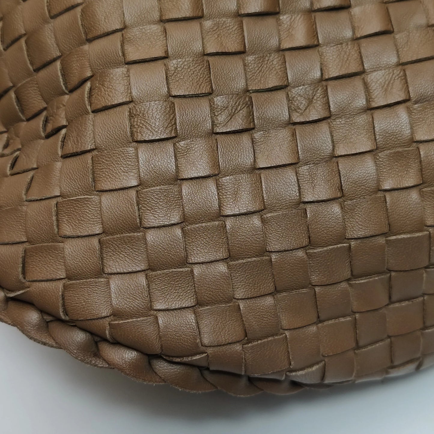 Bolsa Bottega Veneta Belly Hobo – Couro Intrecciato Marrom Chocolate Milk Large