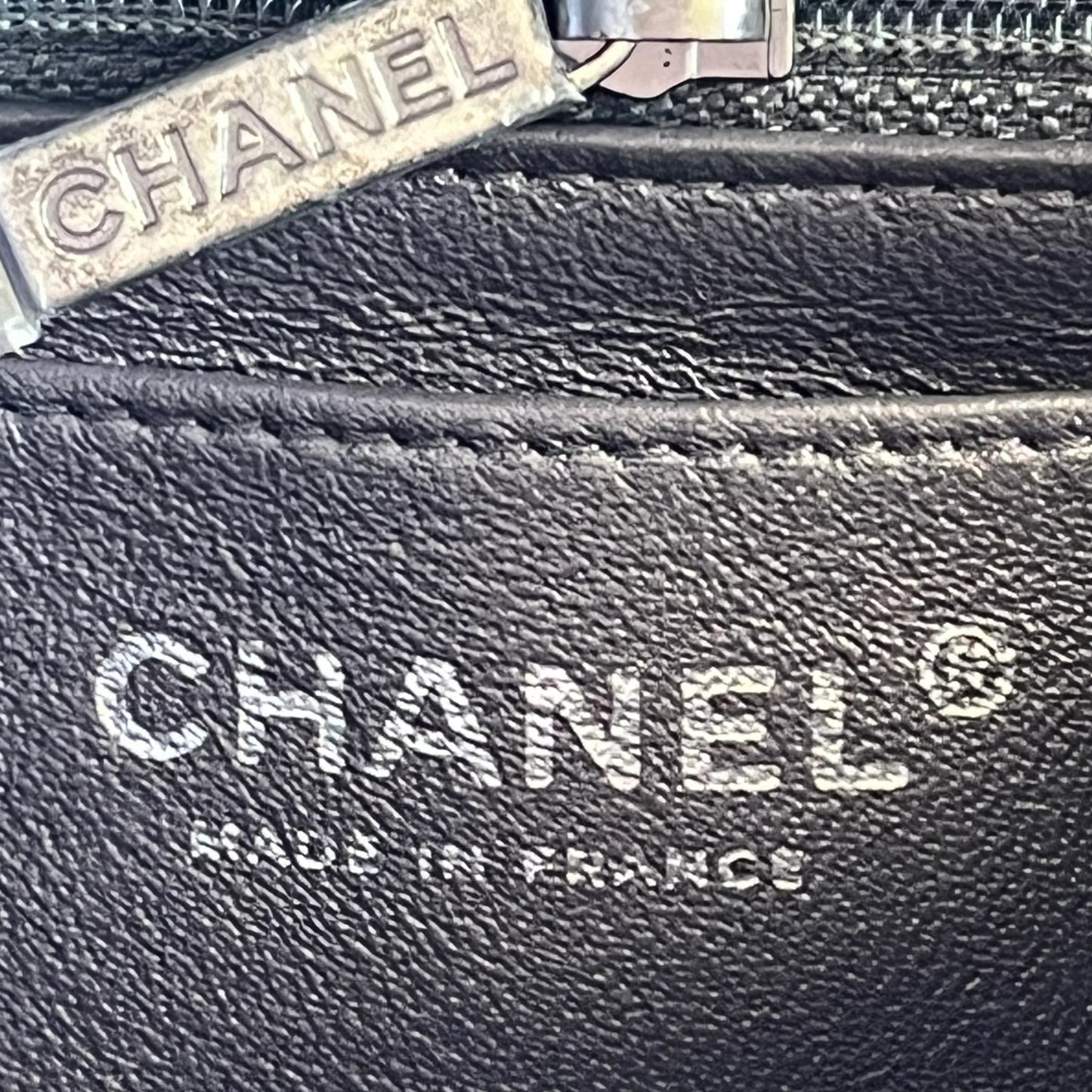 Bolsa Chanel Classic Flap Mini Retangular – Couro de Cordeiro Cinza Metálico