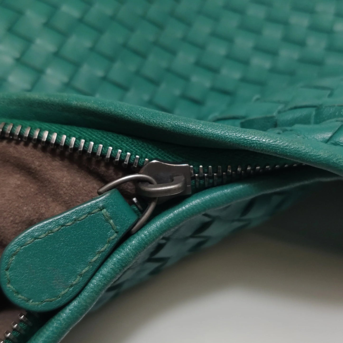 Bottega Veneta Veneta Hobo Grande Verde Teal – Couro de Cordeiro