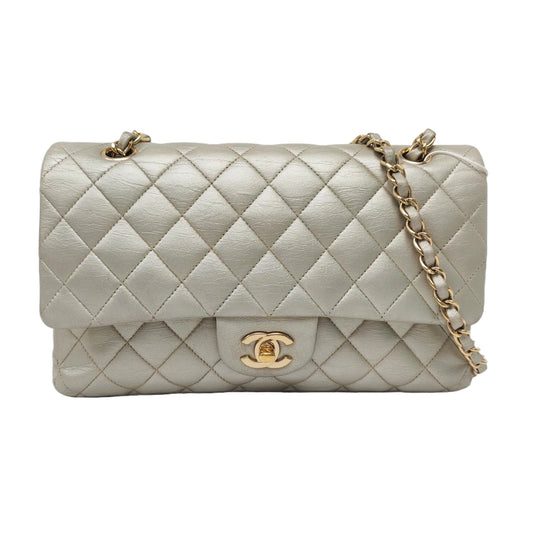 Bolsa Chanel Classic Flap Média – Couro Dourado com Ferragens Douradas (2011)