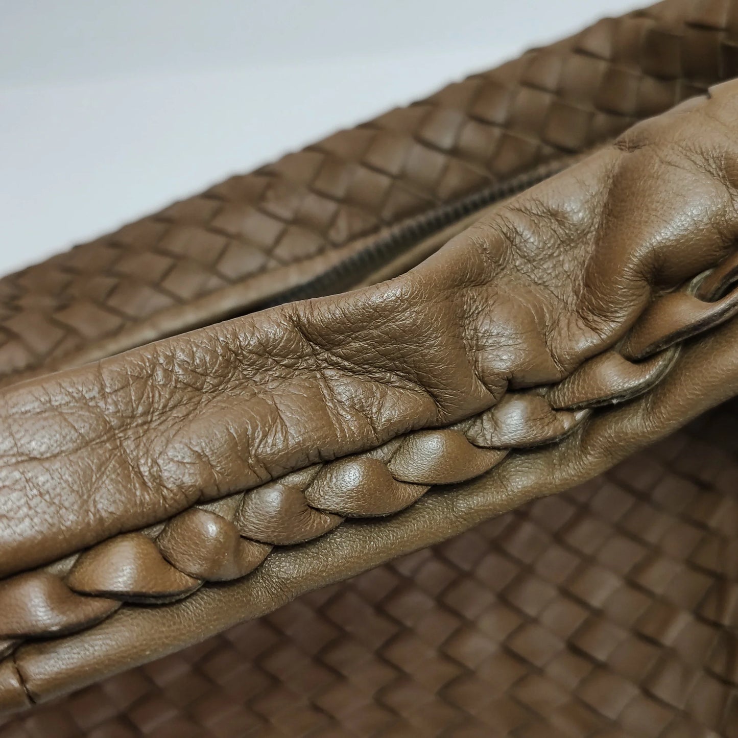 Bolsa Bottega Veneta Belly Hobo – Couro Intrecciato Marrom Chocolate Milk Large