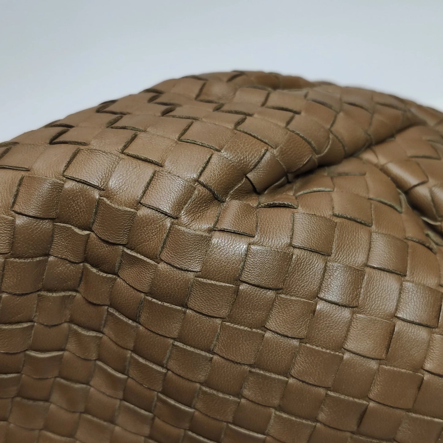 Bolsa Bottega Veneta Belly Hobo – Couro Intrecciato Marrom Chocolate Milk Large