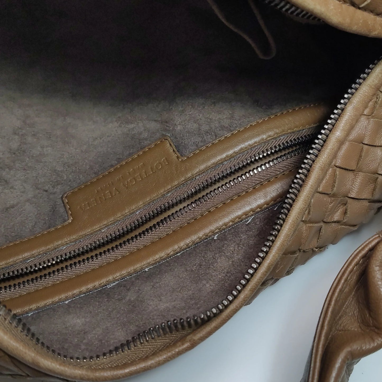 Bolsa Bottega Veneta Belly Hobo – Couro Intrecciato Marrom Chocolate Milk Large