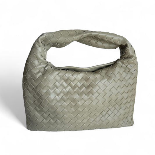 Bottega Veneta Hop Hobo Pequena em Couro Intrecciato Verde Travertine