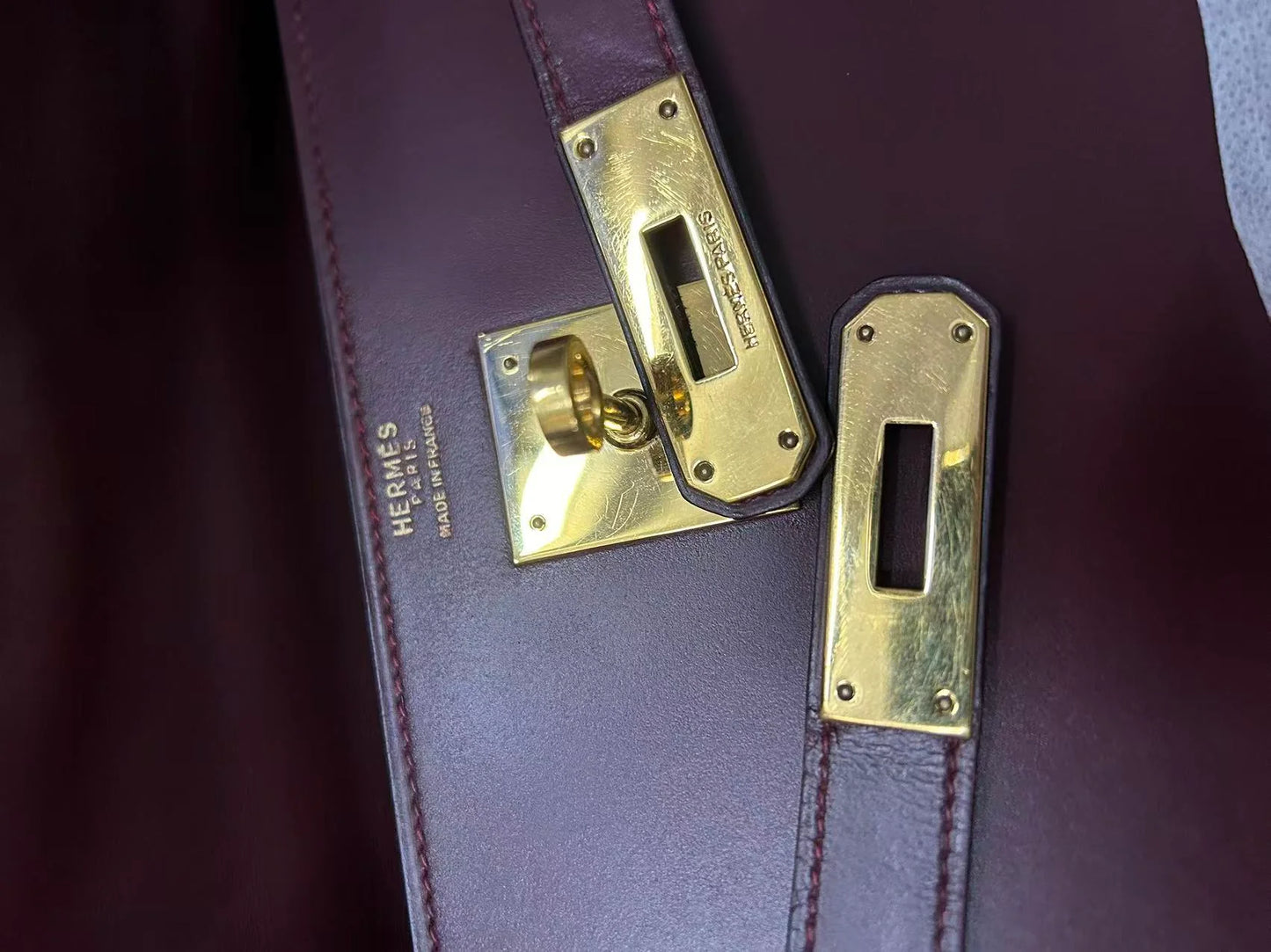 Hermès Kelly 32 Sellier Burgundy Box Leather Gold Hardware
