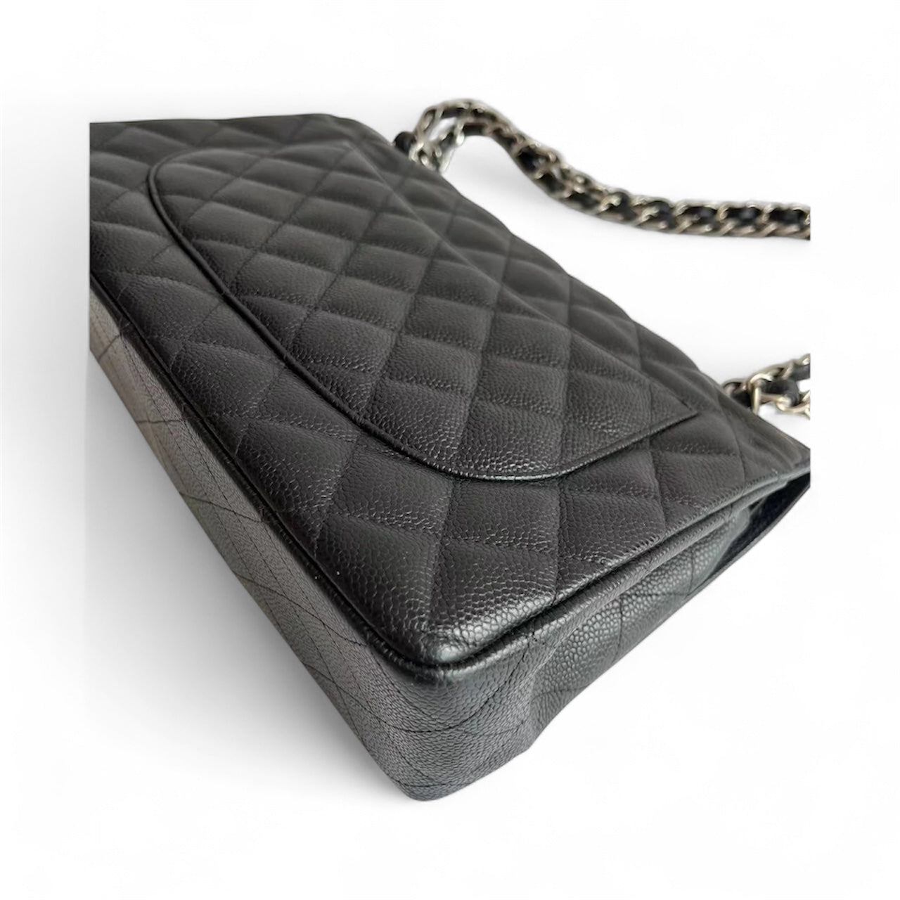 Bolsa Chanel Classic Flap Jumbo – Couro Caviar Preto