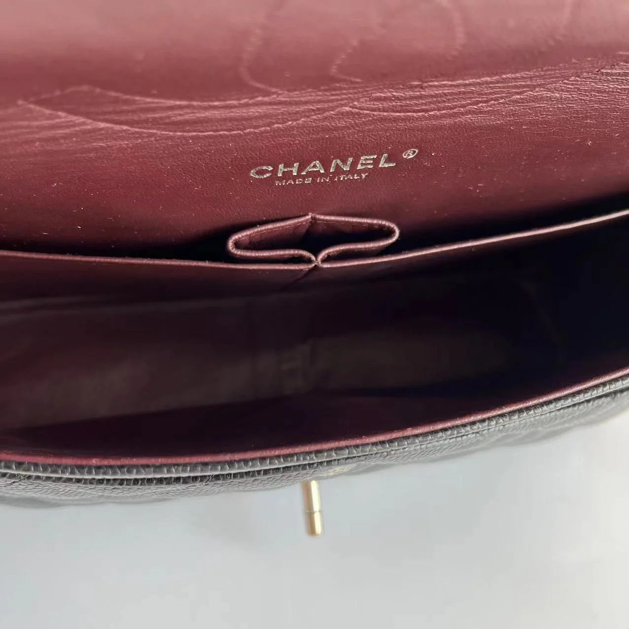 Bolsa Chanel Classic Flap Jumbo – Couro Caviar Preto