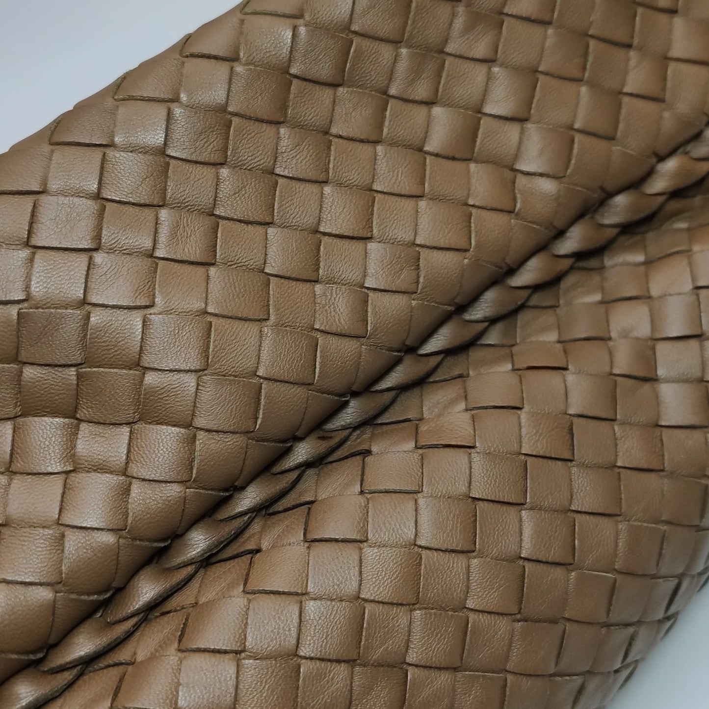 Bolsa Bottega Veneta Belly Hobo – Couro Intrecciato Marrom Chocolate Milk Large