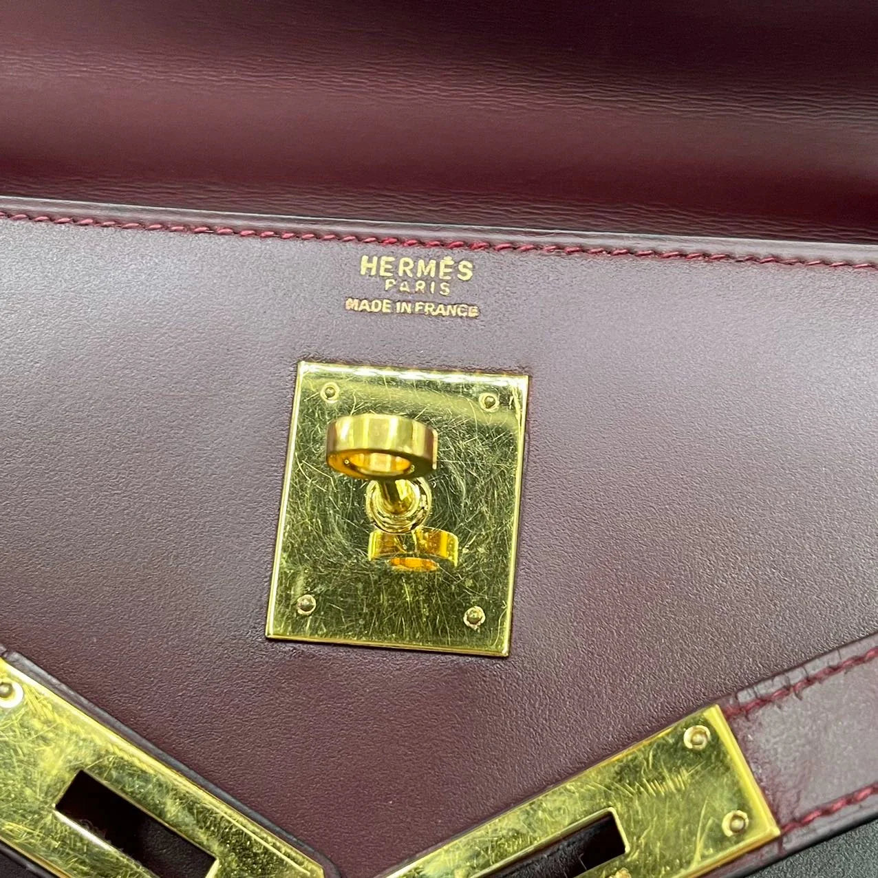 Hermès Kelly 32 Sellier Burgundy Box Leather Gold Hardware